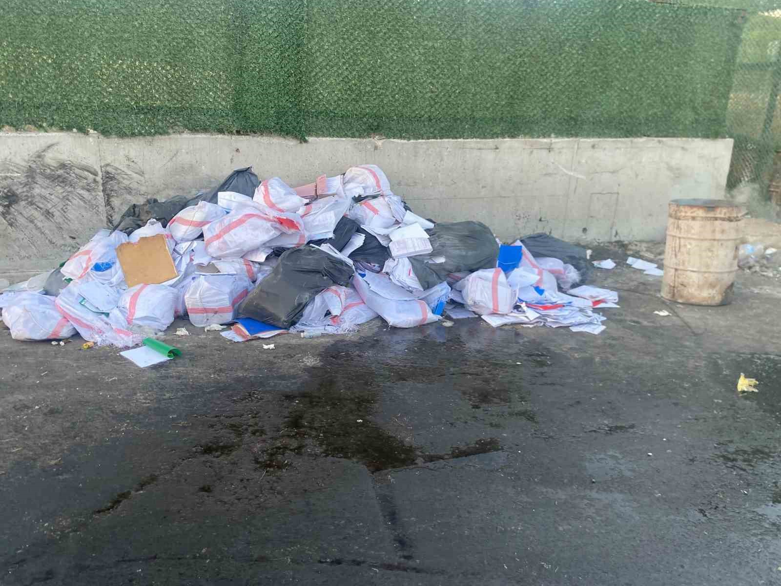 Çeşme Belediyesi'nde Rüşvet ve Suç Örgütü Operasyonu: 8 Gözaltı