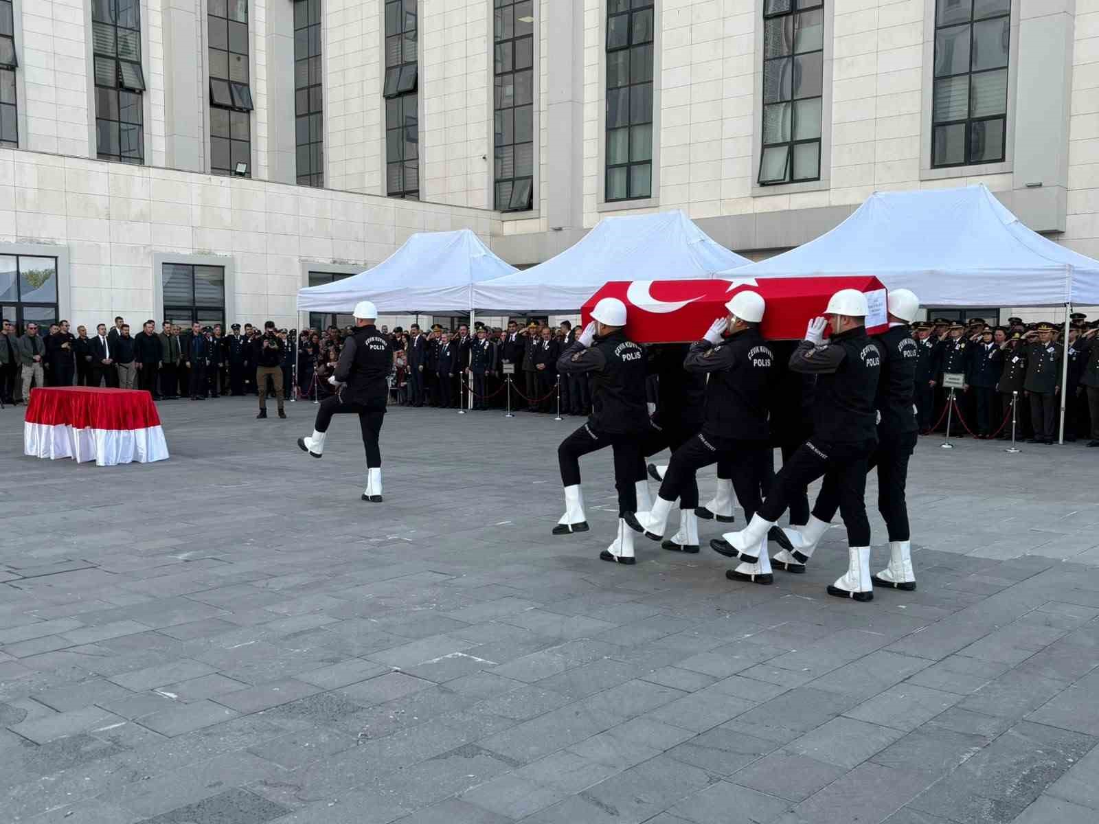 Ankara'da Şehit Polis İçin Duygusal Tören