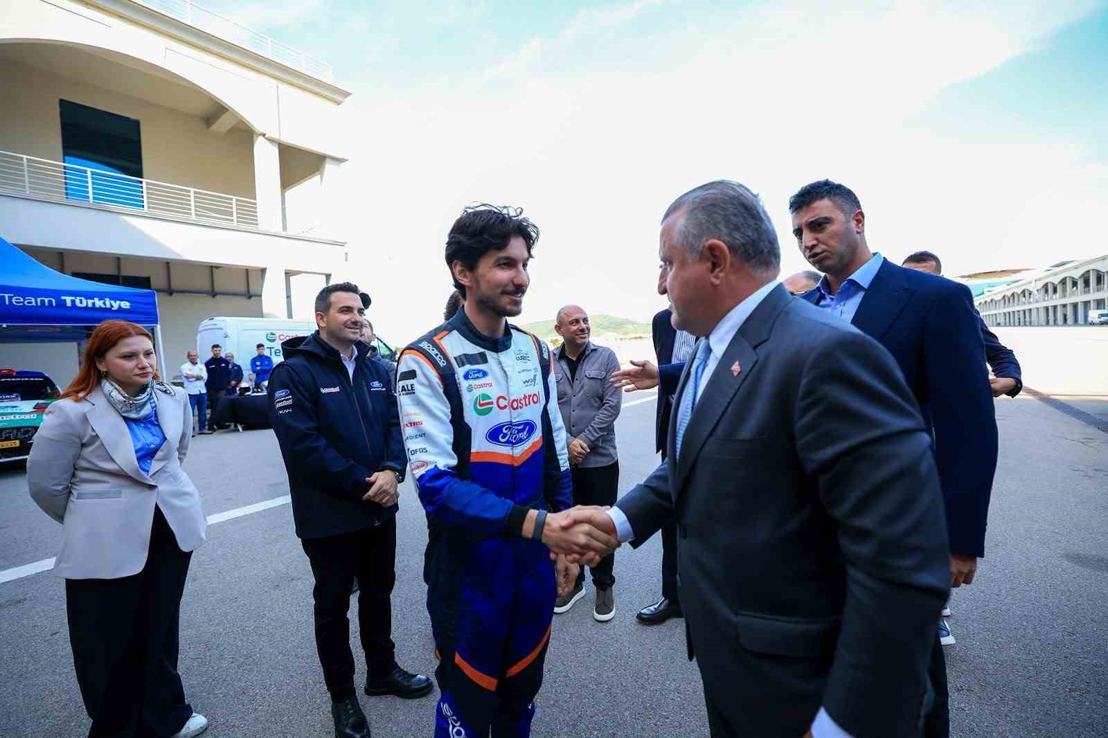 Bakan Bak, Formula 1 heyecanını İstanbul Park’ta yaşadı