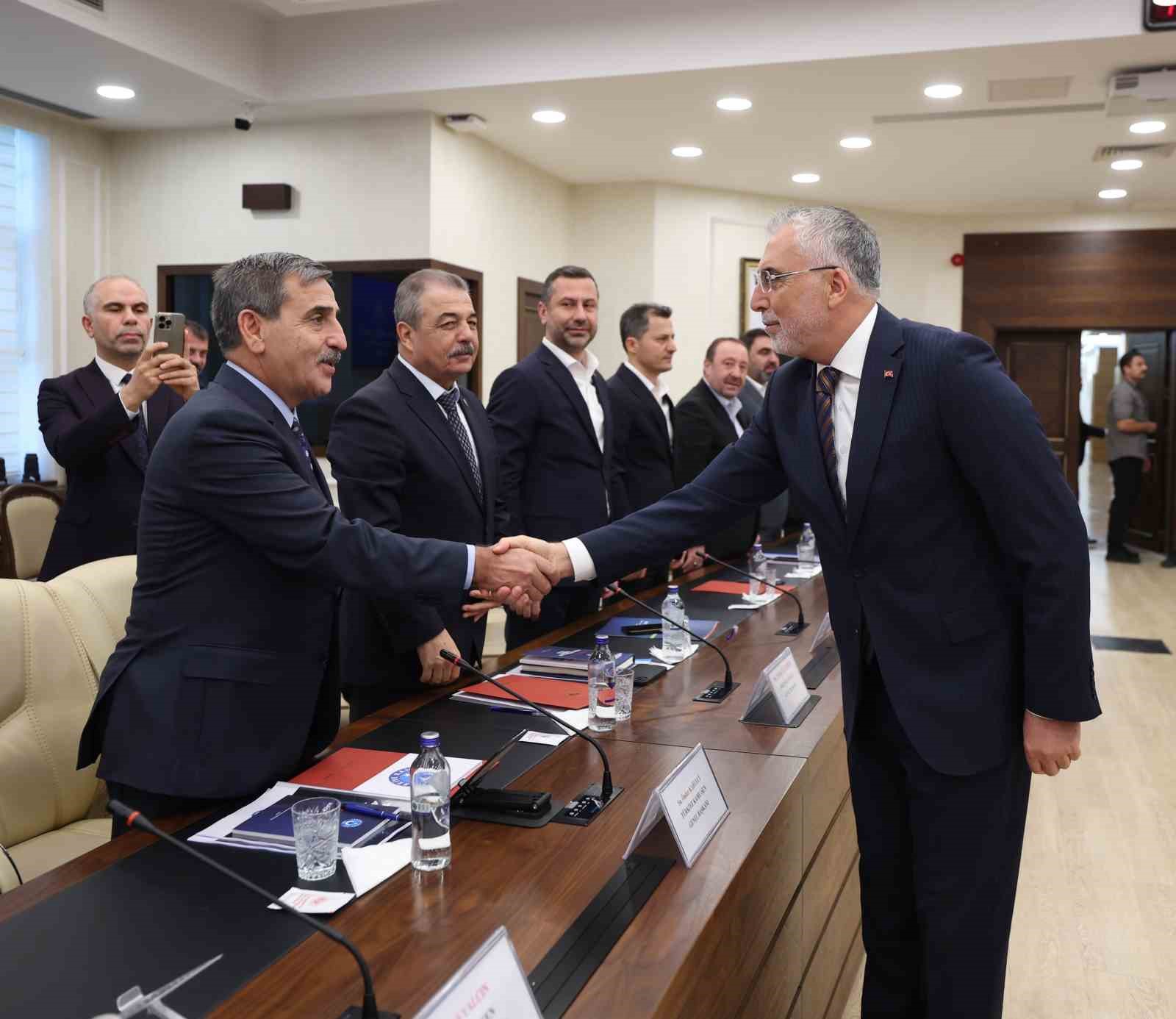 Kamu Personeli Danışma Kurulu, Bakan Işıkhan başkanlığında yeni düzenlemeleri ele aldı