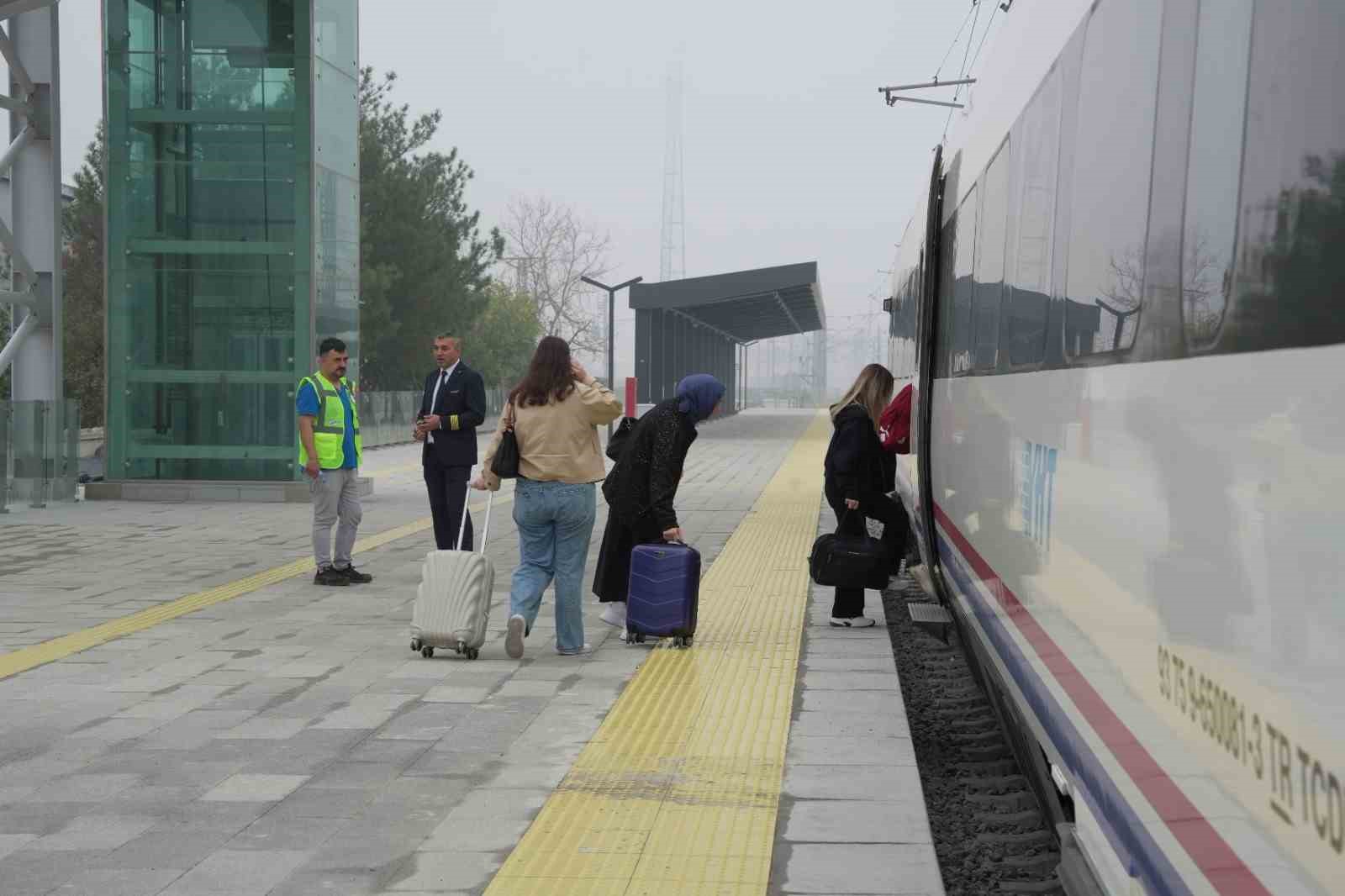 Hızlı Tren Seferleri Başladı: Edirne'ye Ulaşım Artık 54 Dakika!