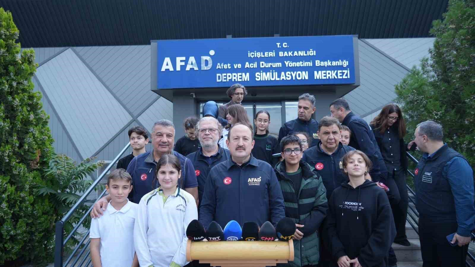 Ankara'da Öğrencilere Deprem Bilinçlendirme Eğitimi