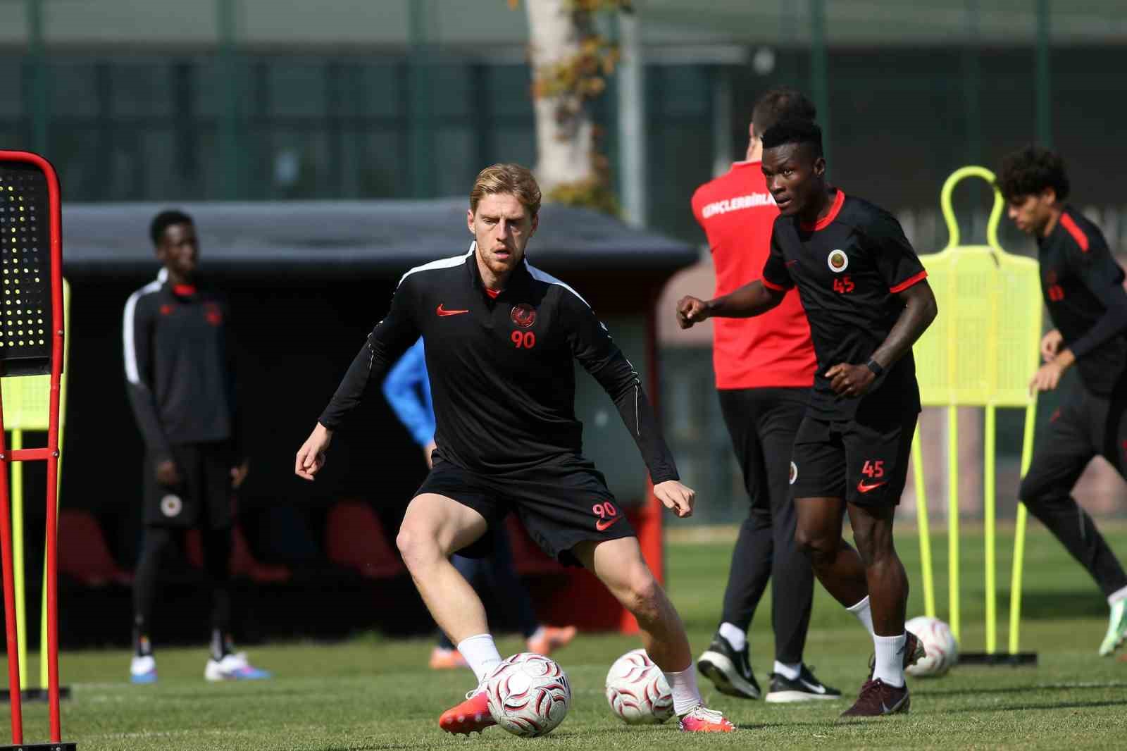 Gençlerbirliği, Galatasaray Maçına Hızla Hazırlanıyor