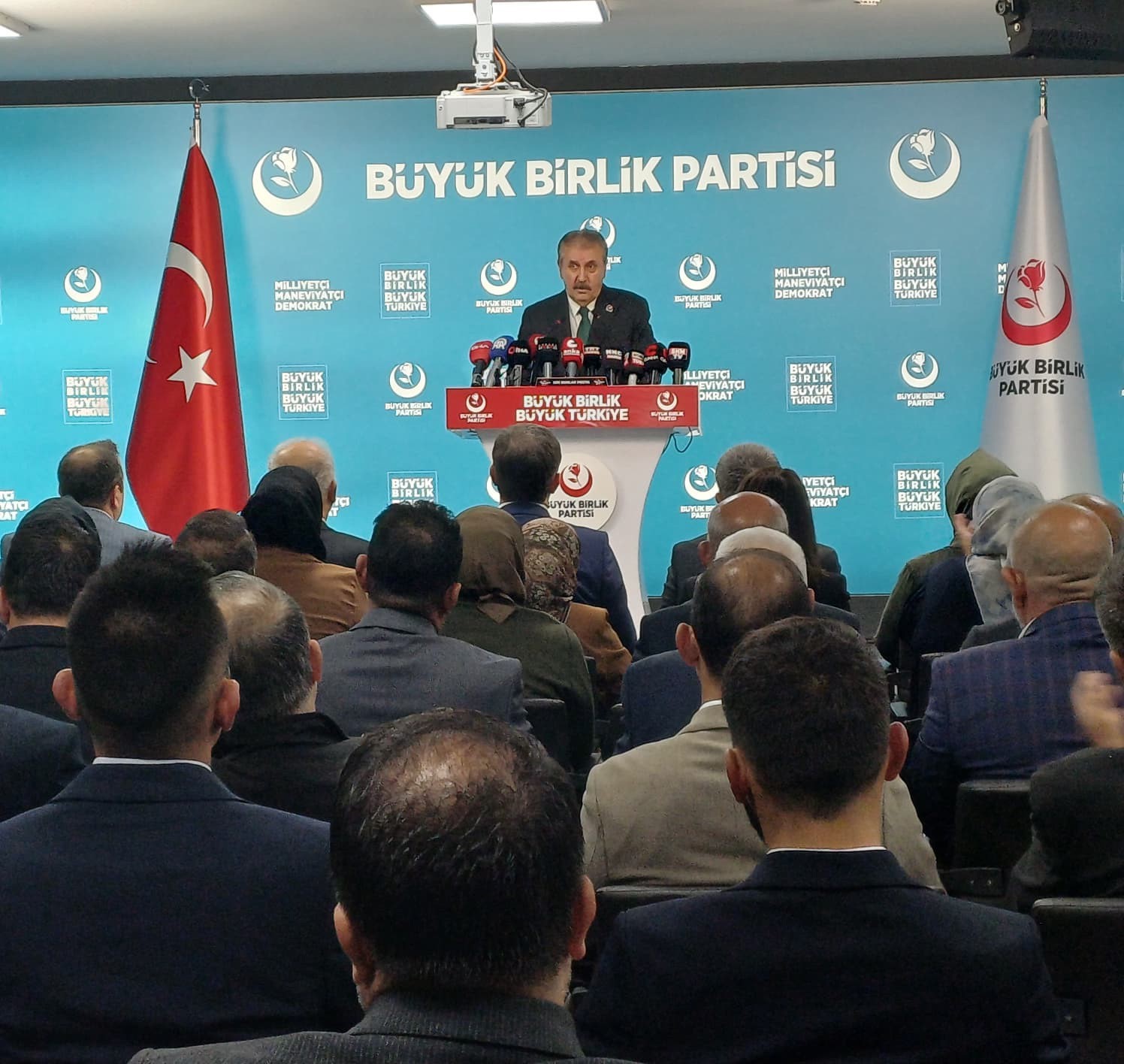 Destici: PKK, silah bırakmalı ve kendini feshetmeli