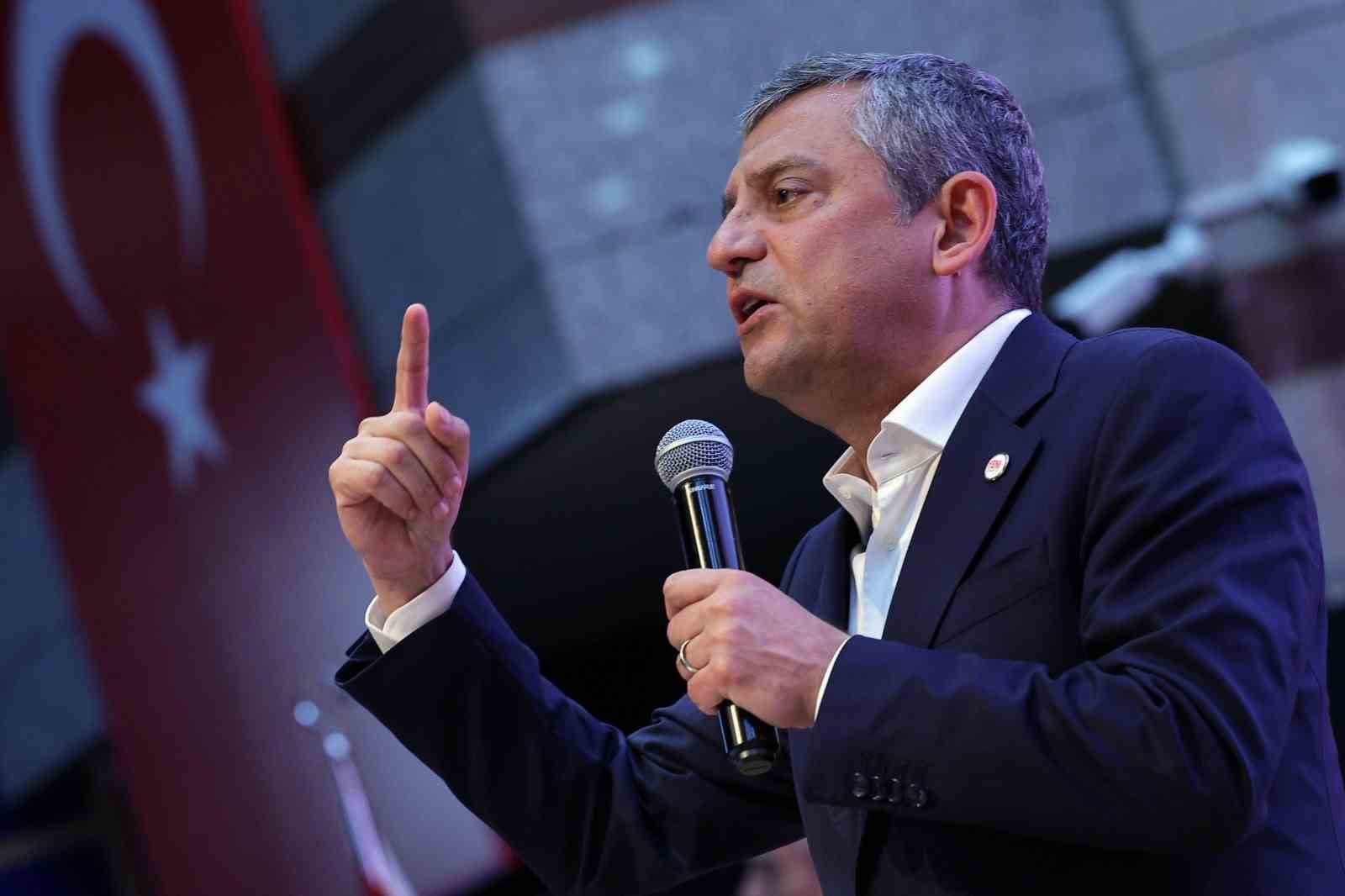 Özgür Özel: "Yeni Siyasetle İleriye Yürüyeceğiz"