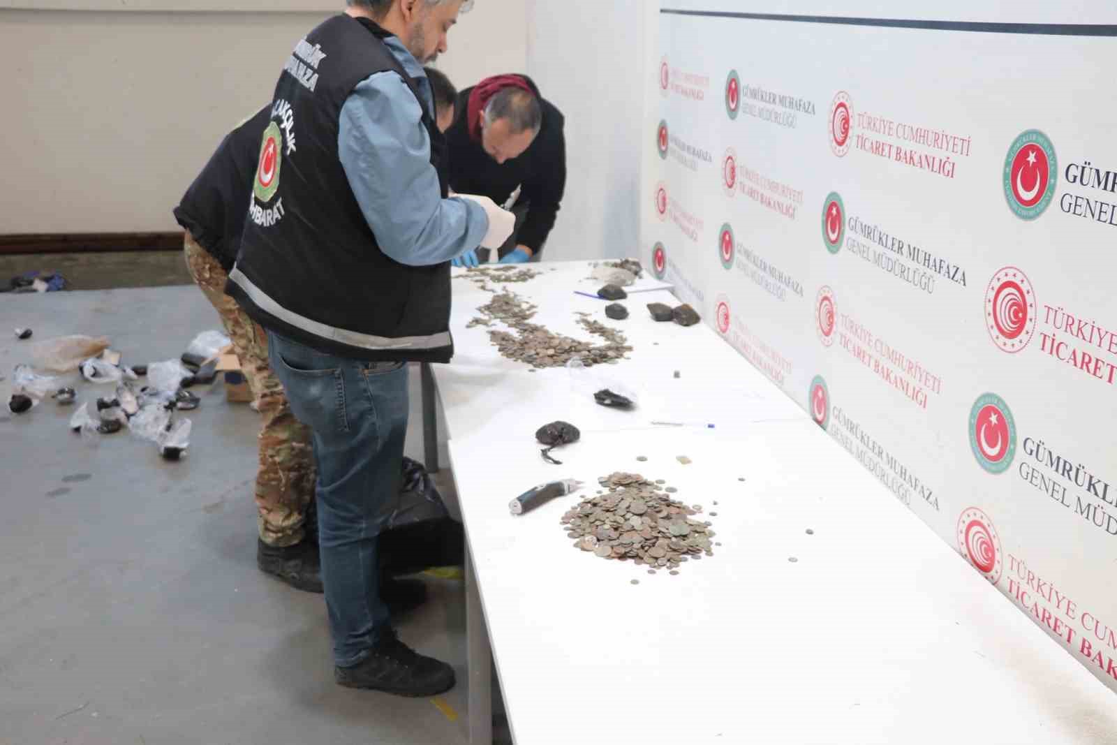 Edirne'de Tarihi Eser Kaçakçılığına Geçit Yok: 7 Bin 160 Parça Ele Geçirildi