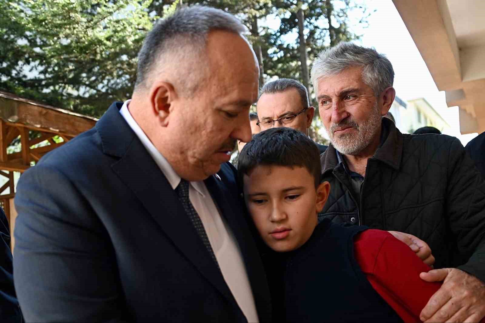 Emniyet Genel Müdürü Fidan, Şehit Polis Türkoğlu’nun Ailesini Ziyaret Etti