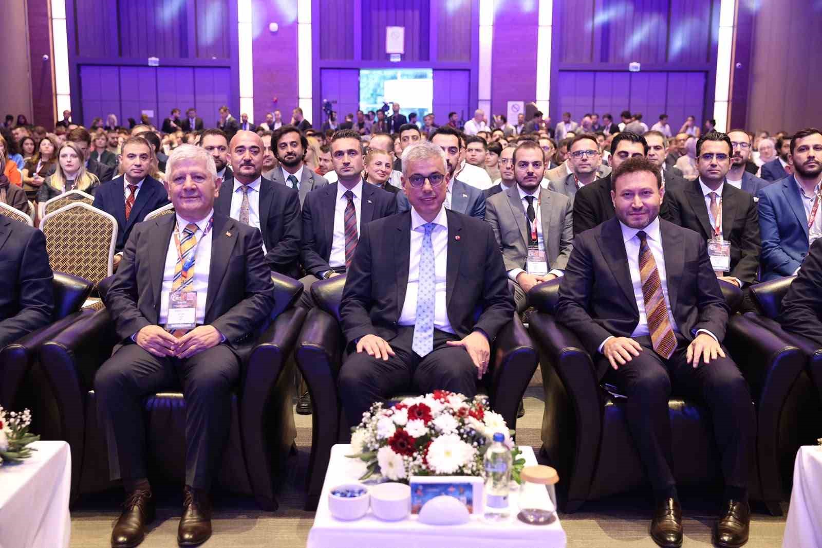 Bakan Memişoğlu: Acil Sağlık Çalışanları Sağlık Ordusunun Akıncılarıdır