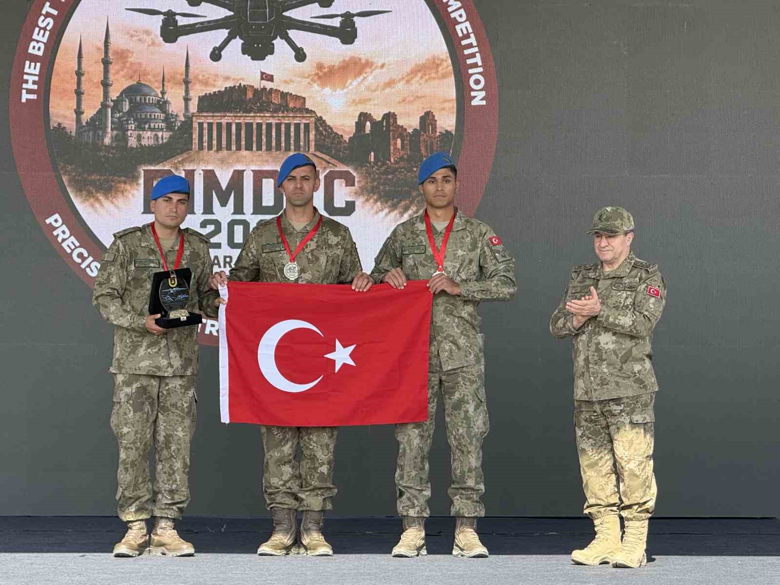 Türkiye, Uluslararası Askeri Uçangöz Yarışması'nda Şampiyonluk Elde Etti