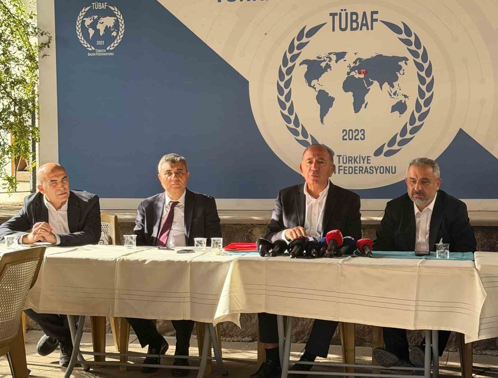 Gürsel Tekin: "CHP Zor Bir Dönemden Geçiyor"