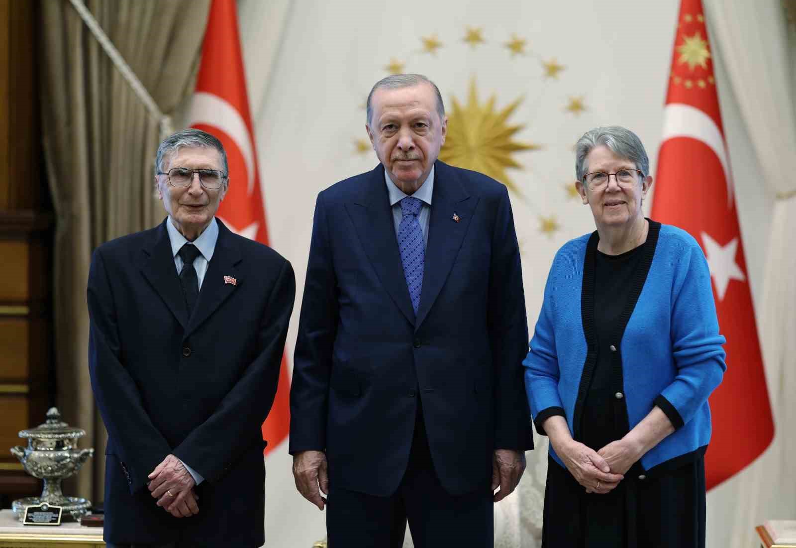Cumhurbaşkanı Erdoğan, Nobel Ödüllü Aziz Sancar'ı Ağırladı