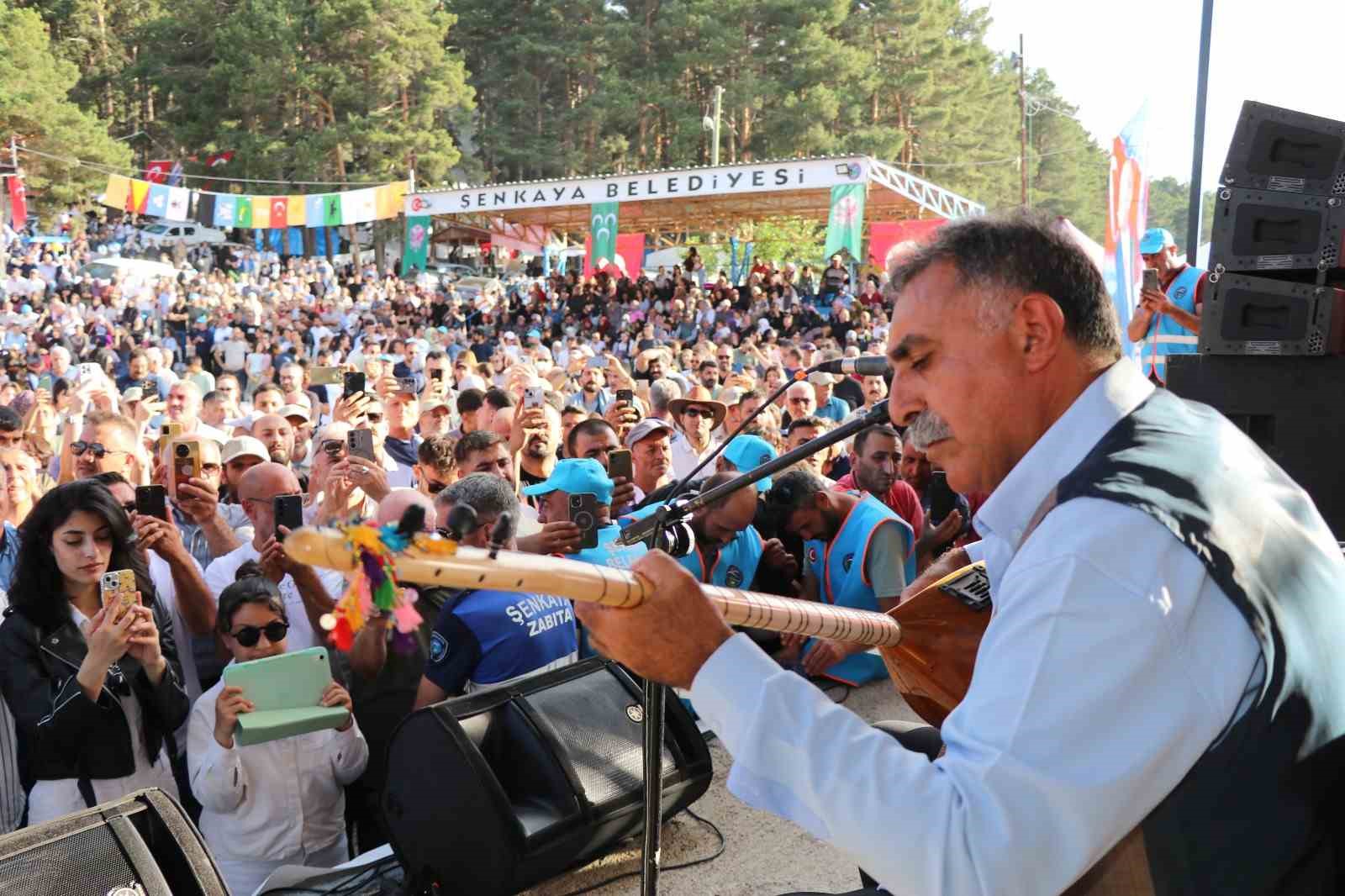 Şenkaya Bal Festivali'nde Rekor Katılım: 20 Bin Kişi Buluştu