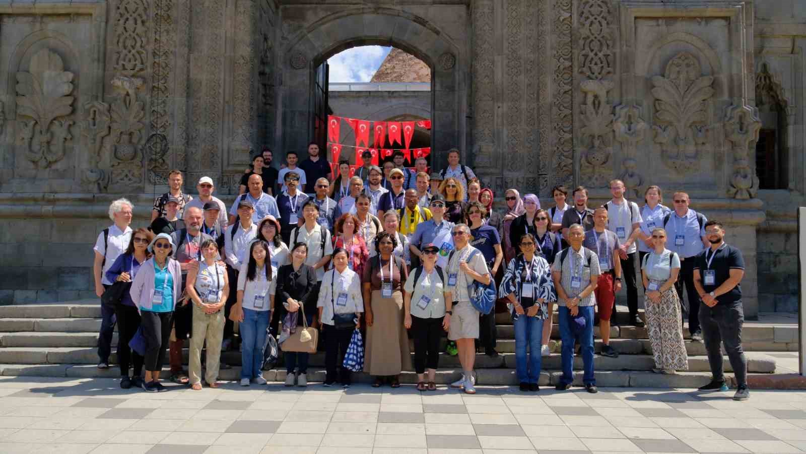 Erzurum’da Kimya Eğitimi Zirvesi: Yapay Zeka ile Geleceğe Yolculuk