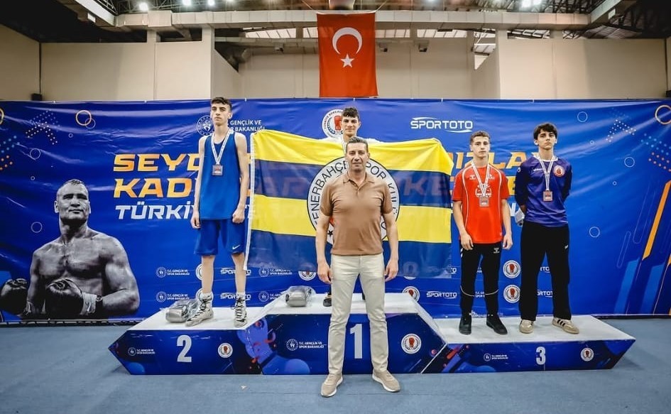 Erzurum Gençlik Spor Boks Takımı Amasya'dan Üç Madalya ile Döndü
