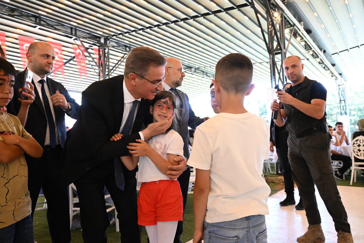Vali Baruş, Bursiyer Öğrencilerle Piknikte Bir Araya Geldi