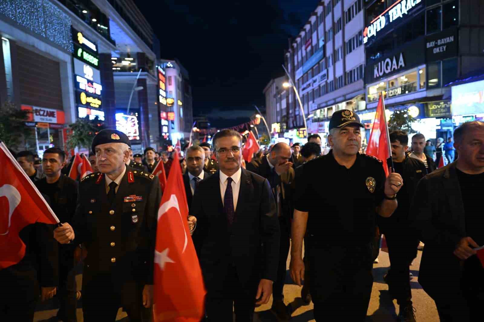 Erzurum’da 107. Yıl Heyecanı Fener Alayı ile Yaşandı