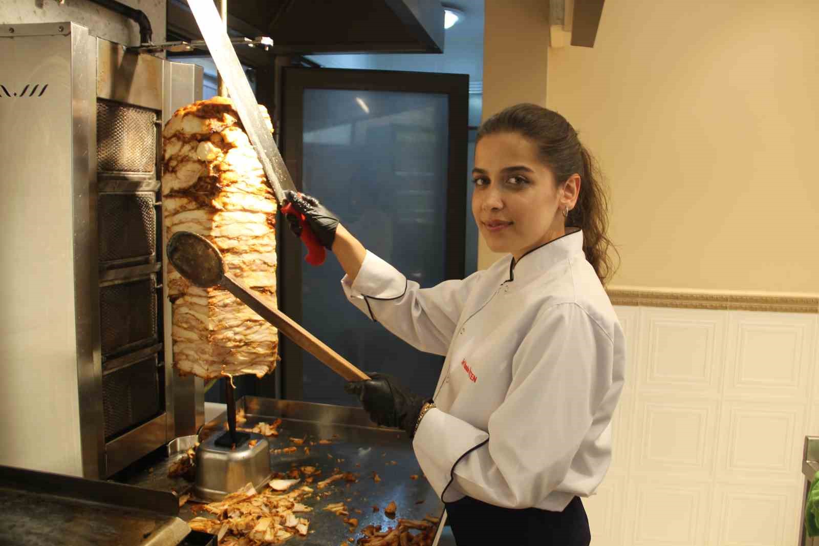 Döner Ustalığında Kadın Eli: Hande Ökten'in Başarısı