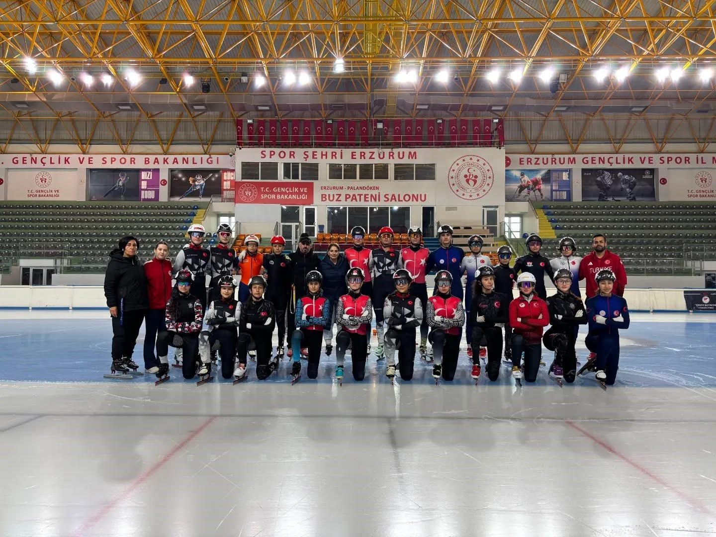 Short Track Sezonu Erzurum'da Hızla Başladı