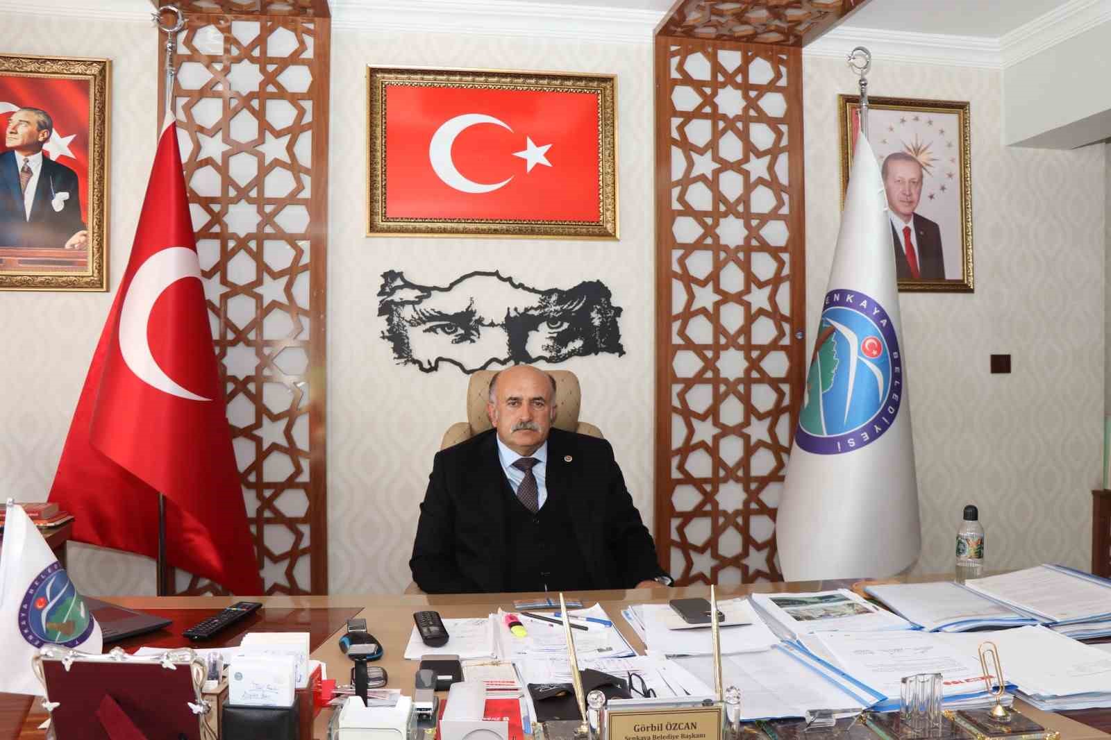 Şenkaya Belediye Başkanı Görbil Özcan, CHP'den ayrıldı!