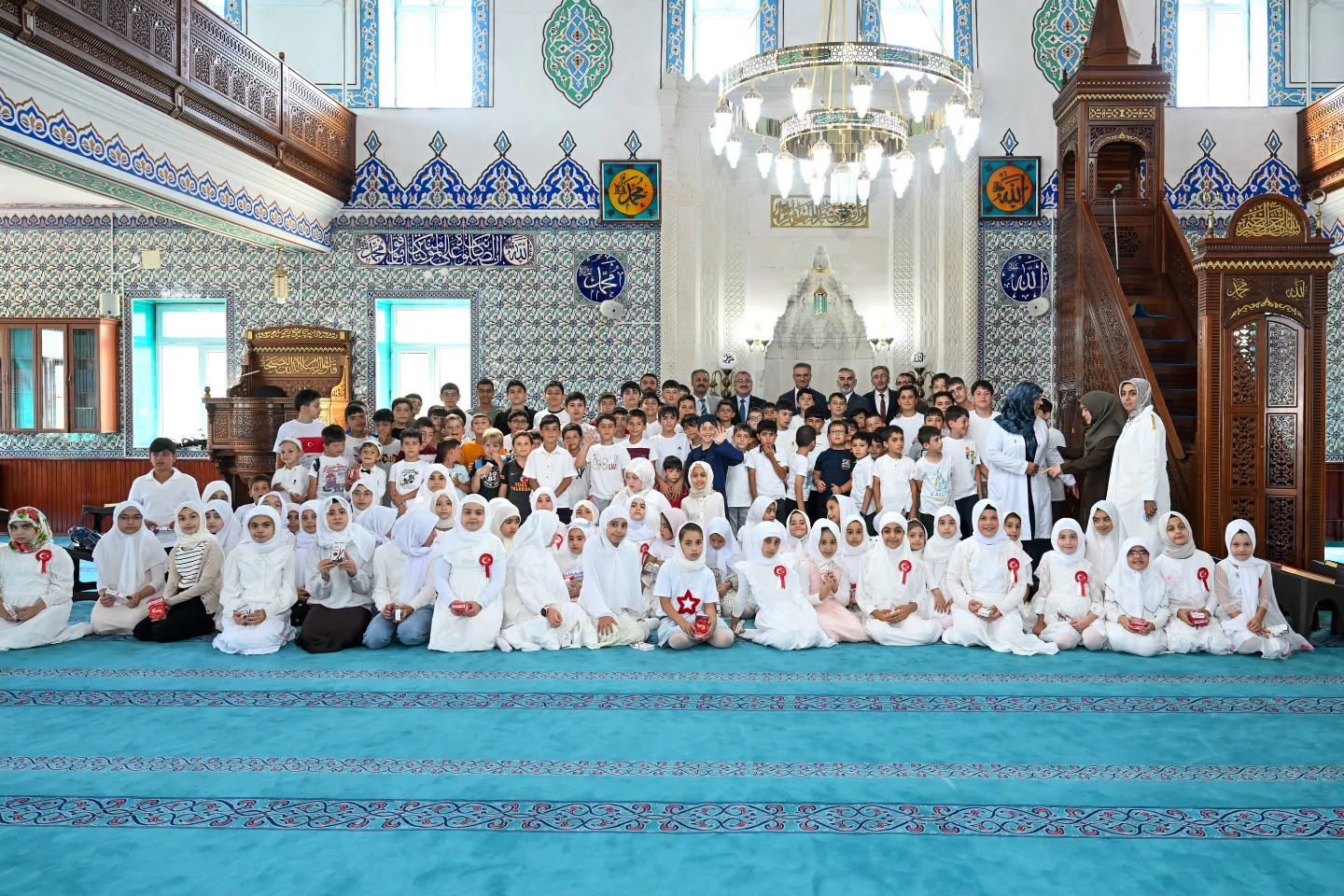 Palandöken'de Yaz Kursu Coşkusu: Vali Baruş Öğrencilerle Buluştu