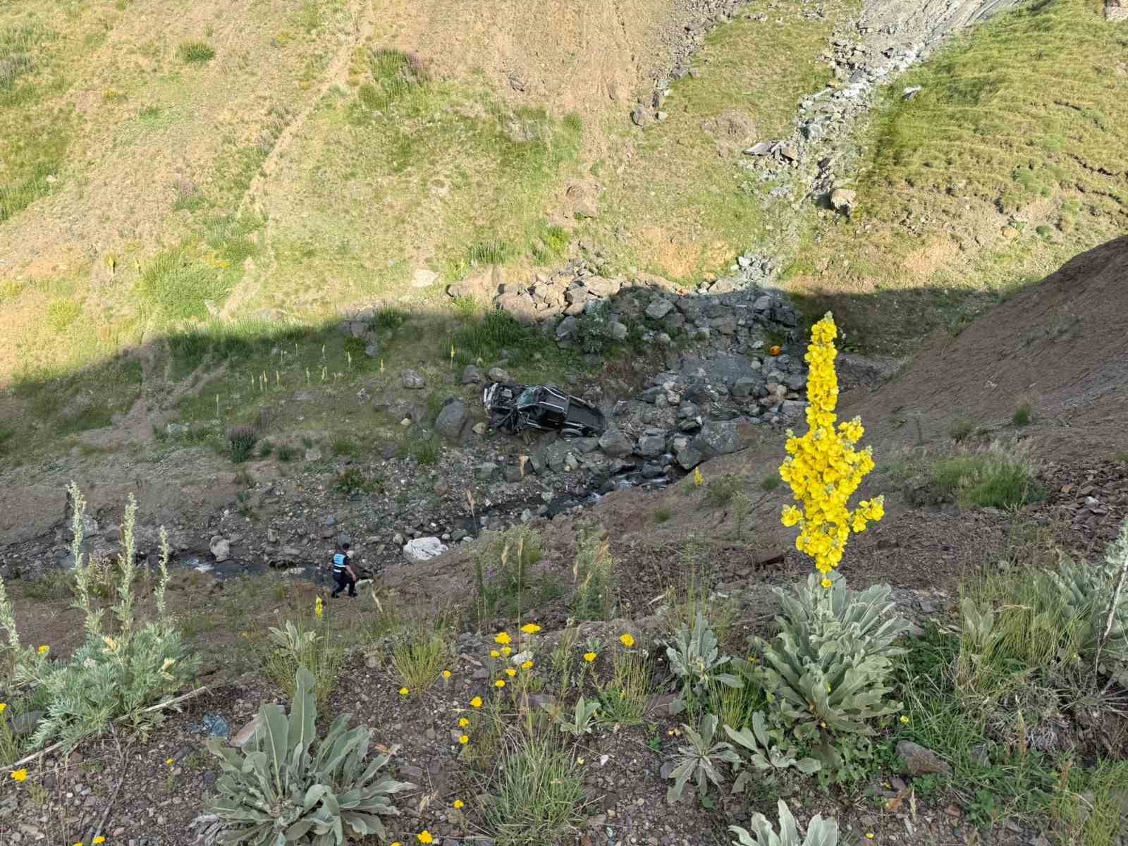 Palandöken Geçidi'nde korkunç kaza: 150 metrelik uçurumdan kurtarıldı