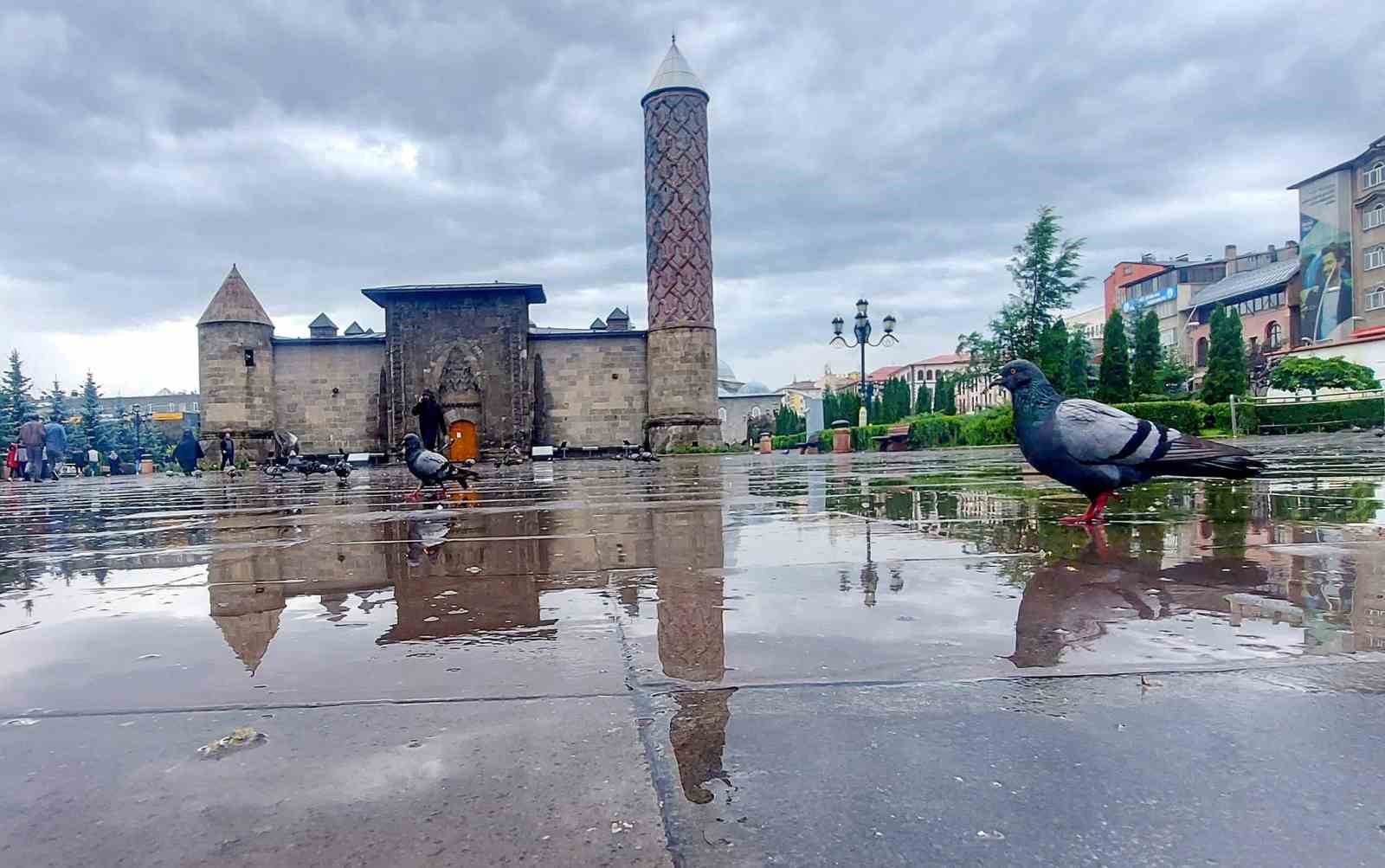 Erzurum ve Ardahan'da Şiddetli Yağış Alarmı!