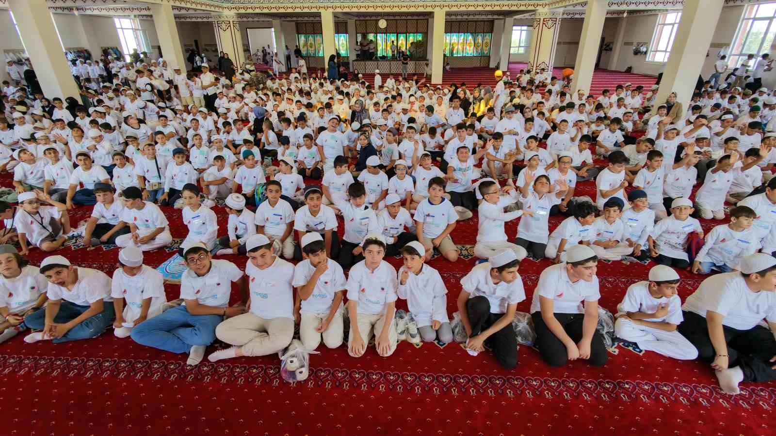 Yüzlerce Öğrenci Erzurum'da Cami Buluşmasında Buluştu