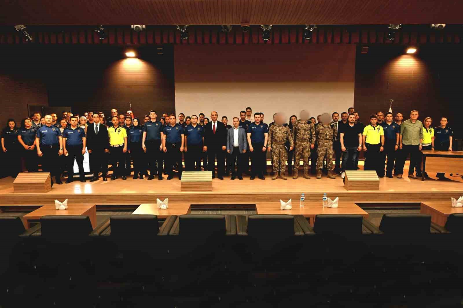 Bağcılar'da Kriz Yönetimi ve İntihar Farkındalığı Semineri Düzenlendi