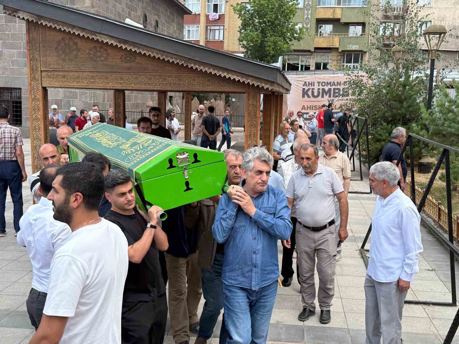 Bağcılar’da Hüsamettin Yiğit için duygusal veda