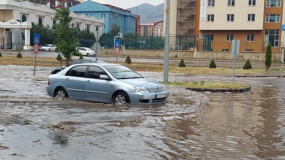 Erzurum ve Ardahan İçin Şiddetli Yağış Uyarısı!