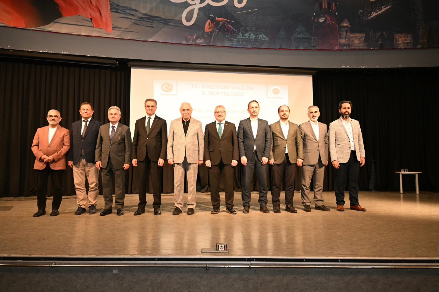 Vali Baruş, Mevlid-i Nebi Haftası'nda Ahlak Üzerine Konferansa Katıldı