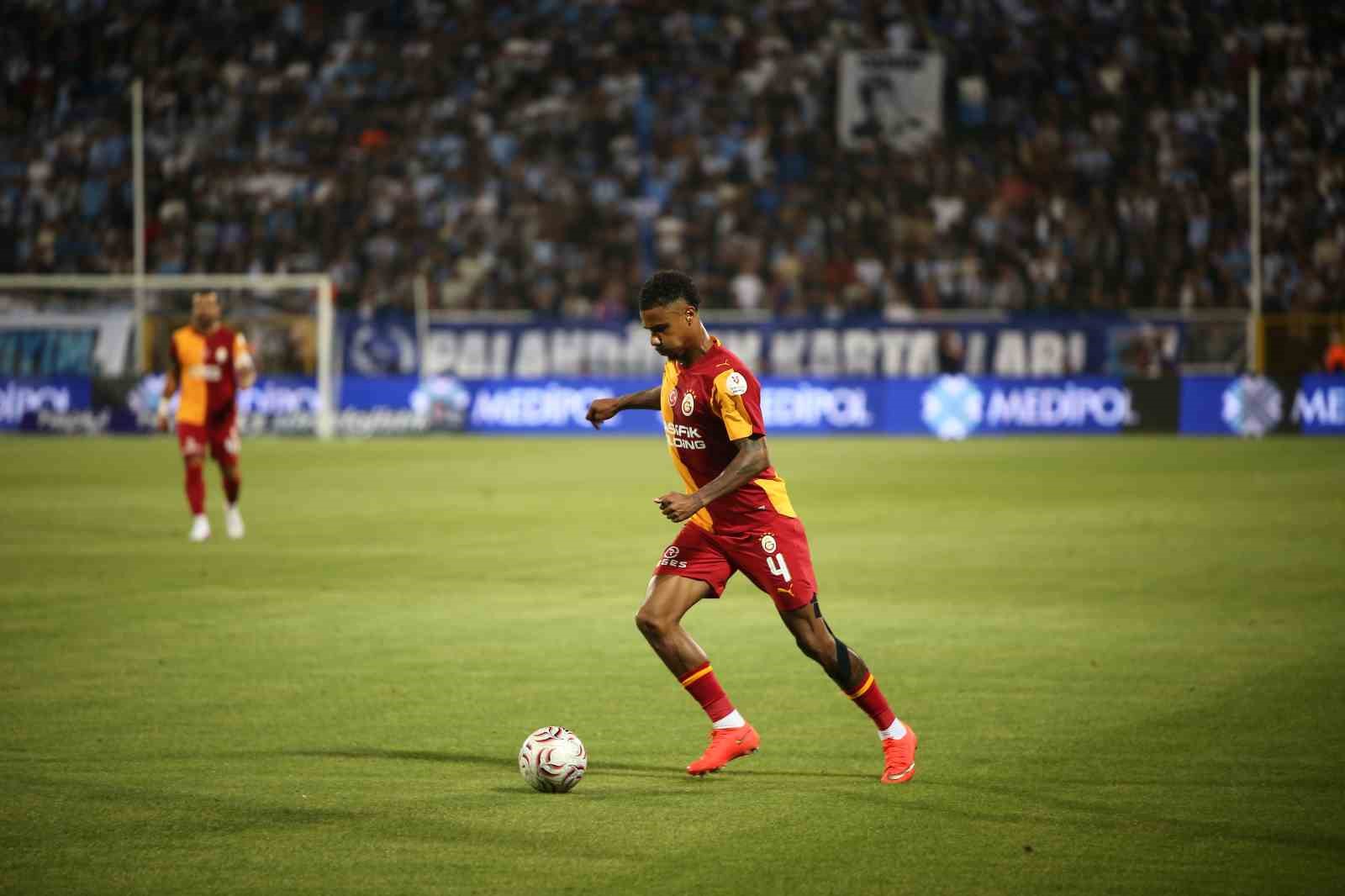 Galatasaray, Erzurumspor'u İlk Yarıda 3-0 Geçti
