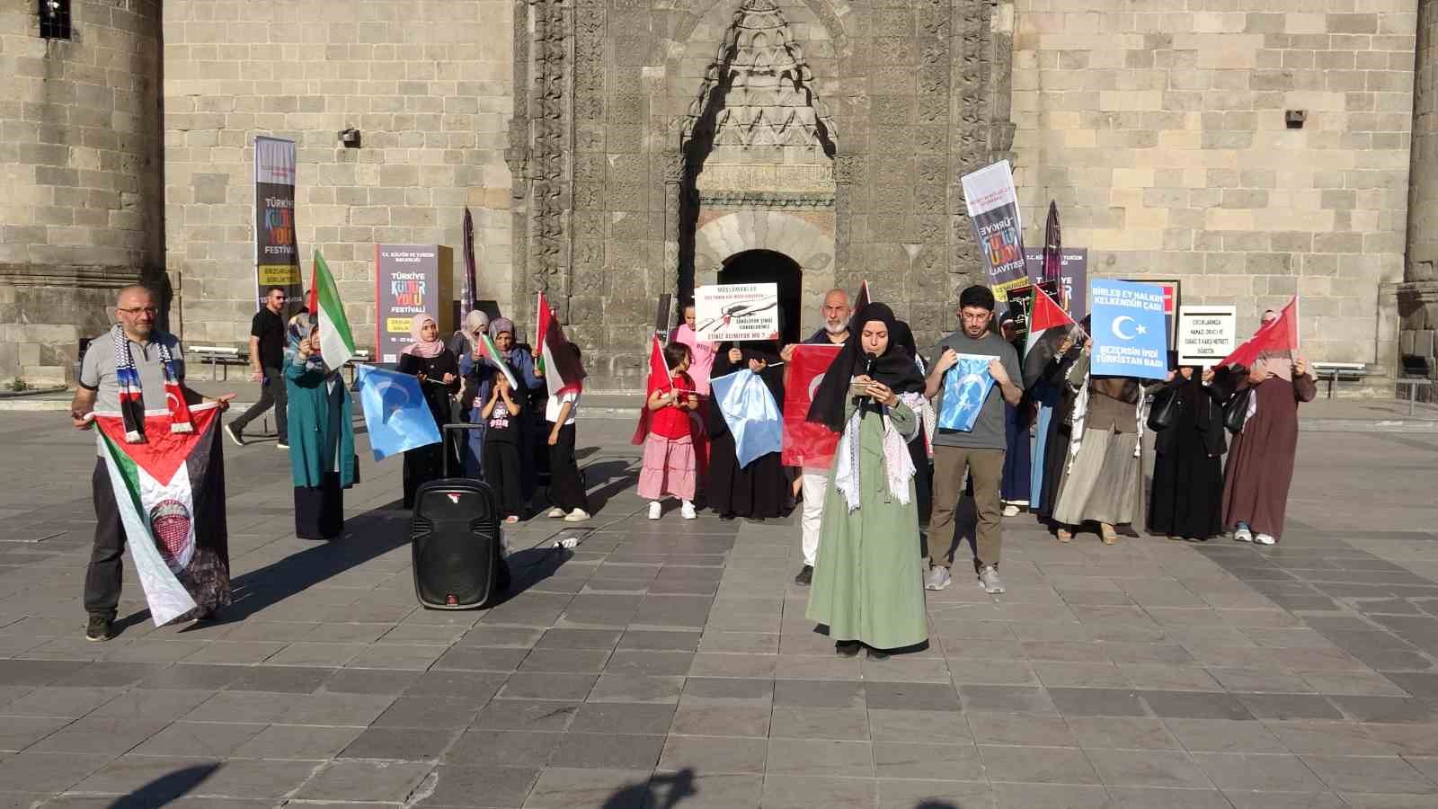 Erzurum'da Sağlık Çalışanlarından Gazze İçin Sessiz Yürüyüş