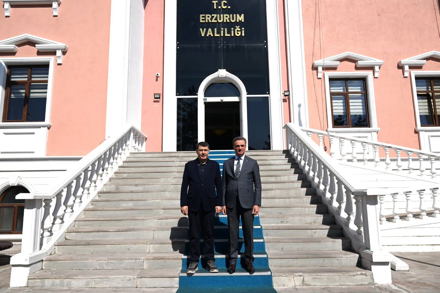 Vasip Şahin Erzurum'da Önemli Temaslarda Bulundu