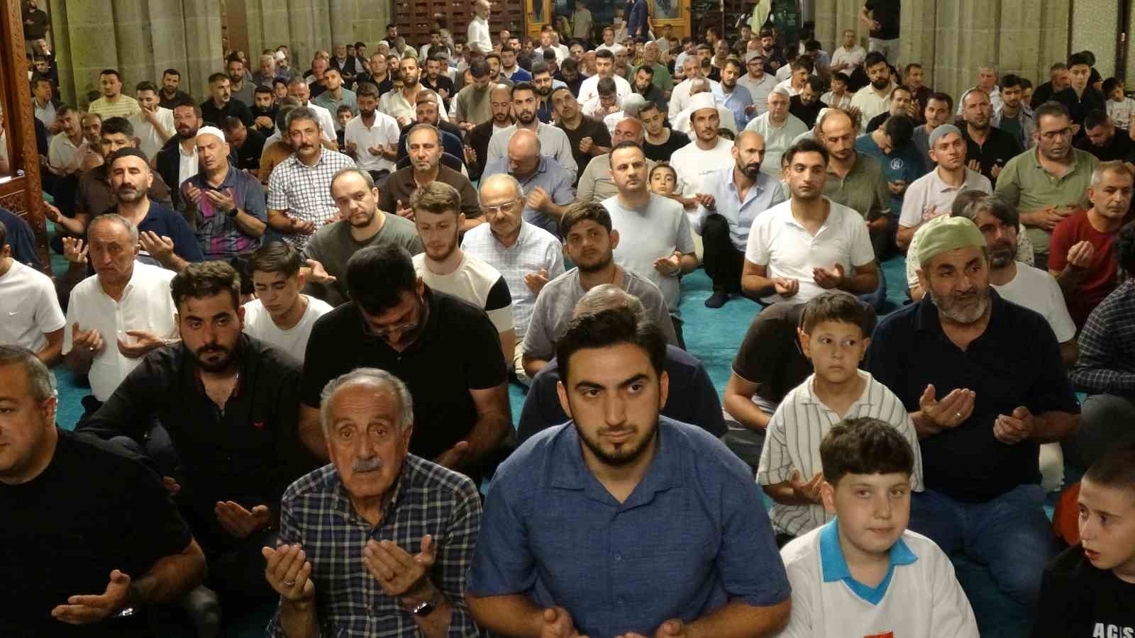 Bağcılar’da Mevlid Kandili Coşkuyla Kutlandı