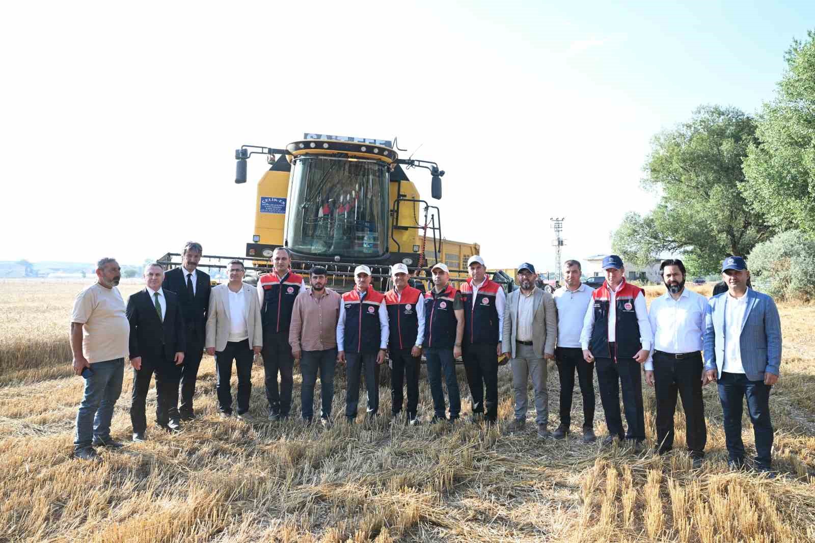 Erzurum Valisi Baruş'tan Meslek Lisesinde Hasat Vurgusu