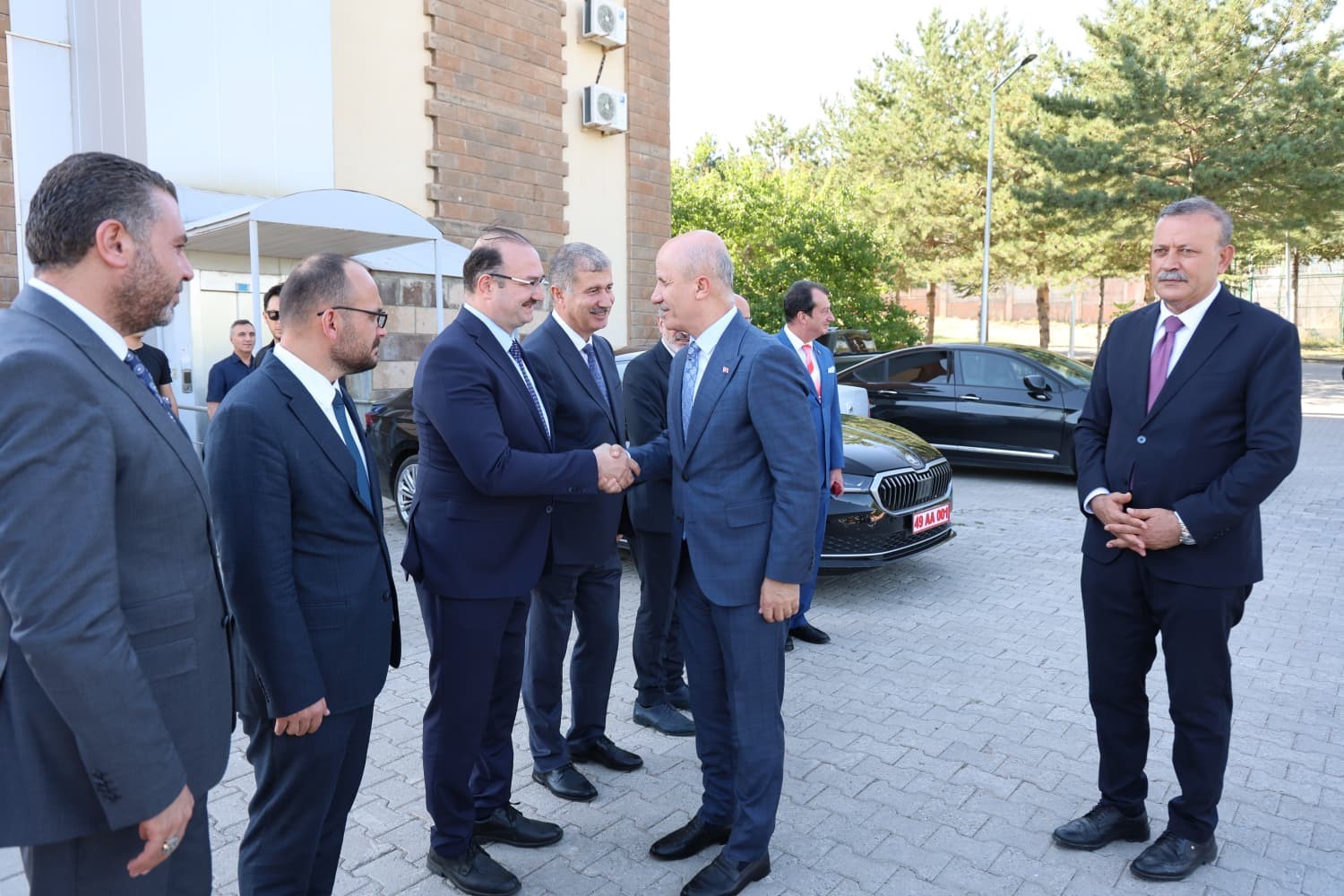 YÖK Başkanı Özvar, Ahlat’ta Bölge Üniversiteleri Rektörleriyle Bir Araya Geldi