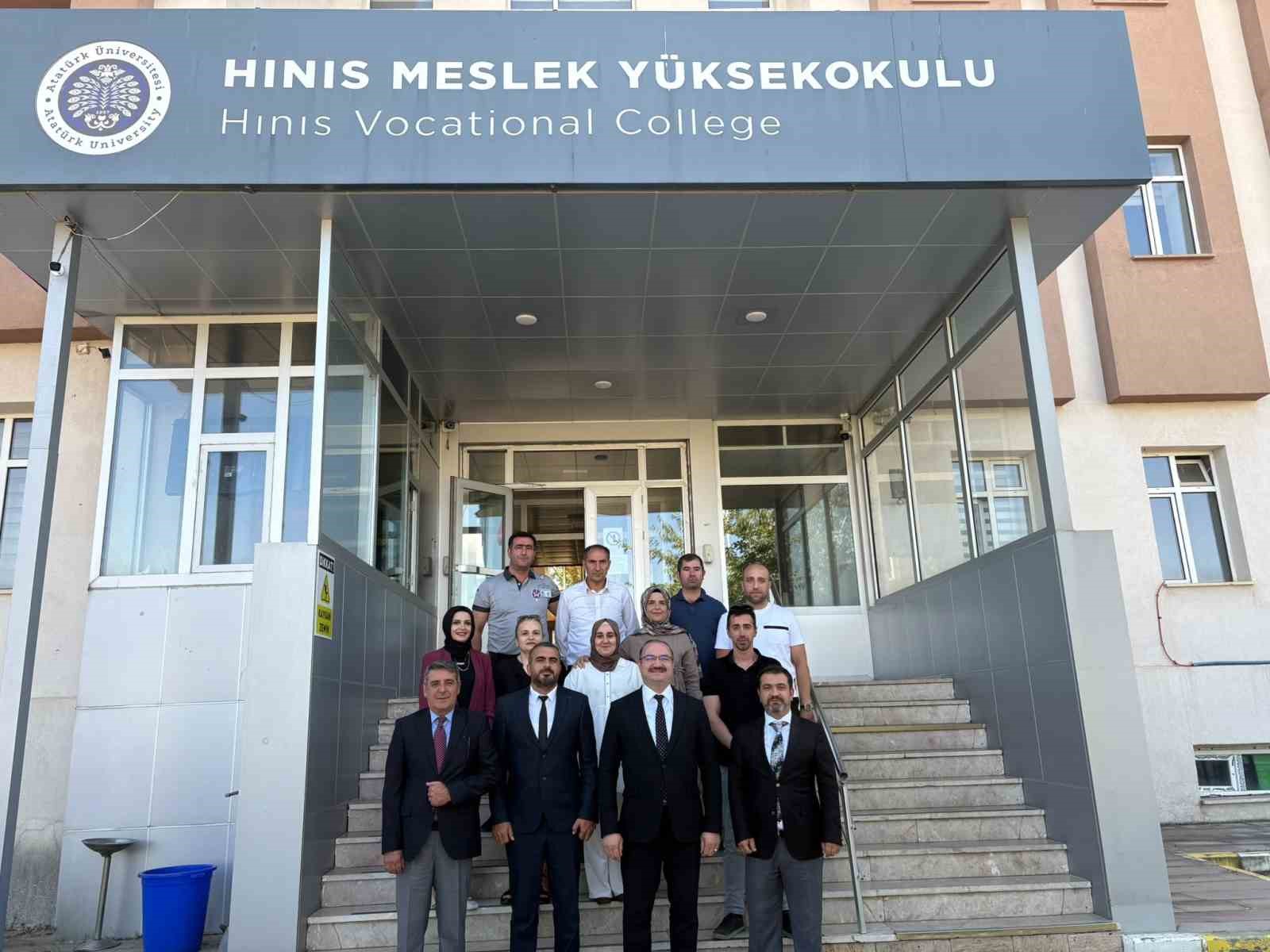 Rektör Hacımüftüoğlu: Hınıs Meslek Yüksekokulu Eğitimde Önemli Bir Rol Oynuyor