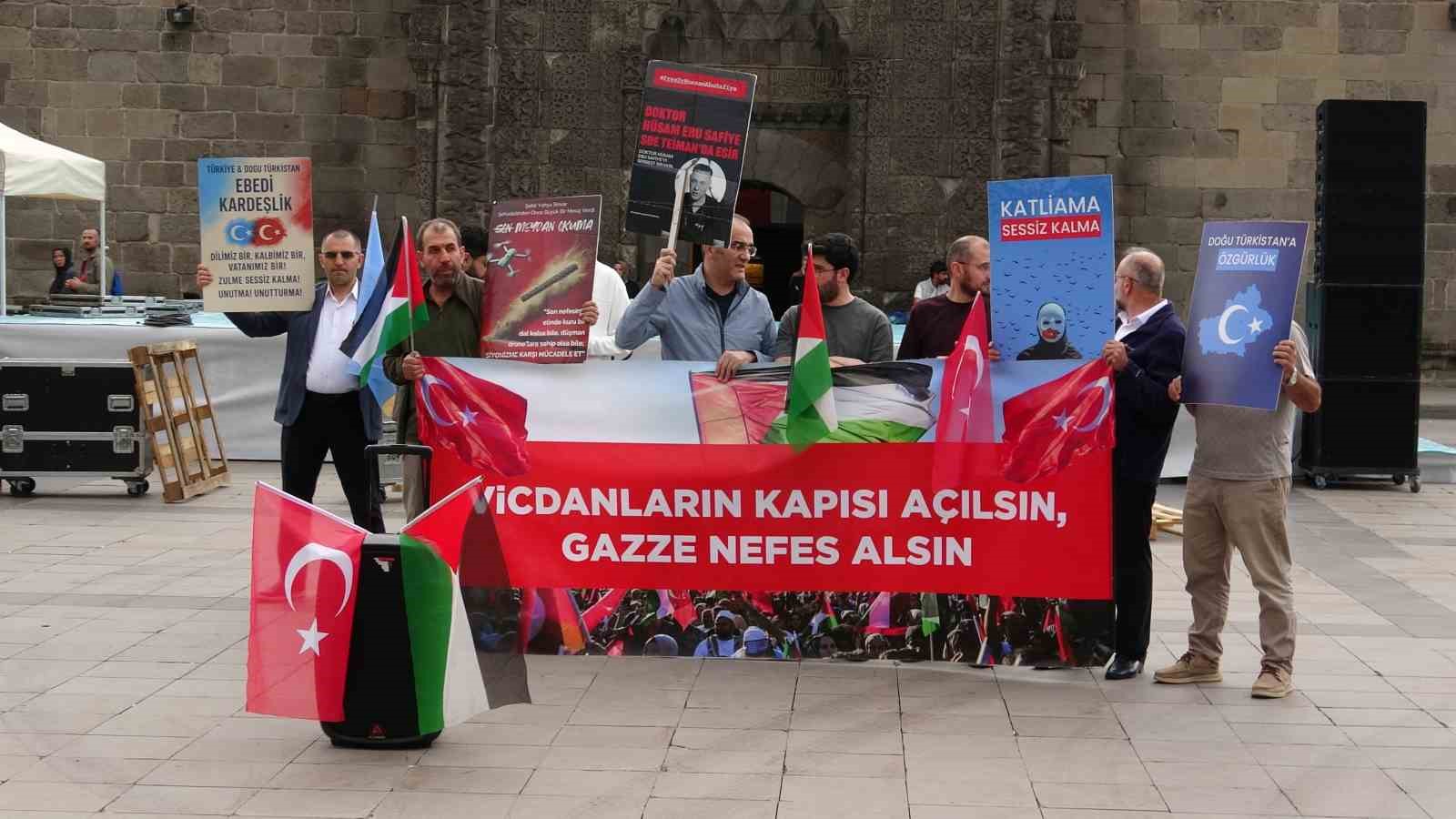 Erzurum'da Sağlık Çalışanlarından Gazze İçin Sessiz Yürüyüş