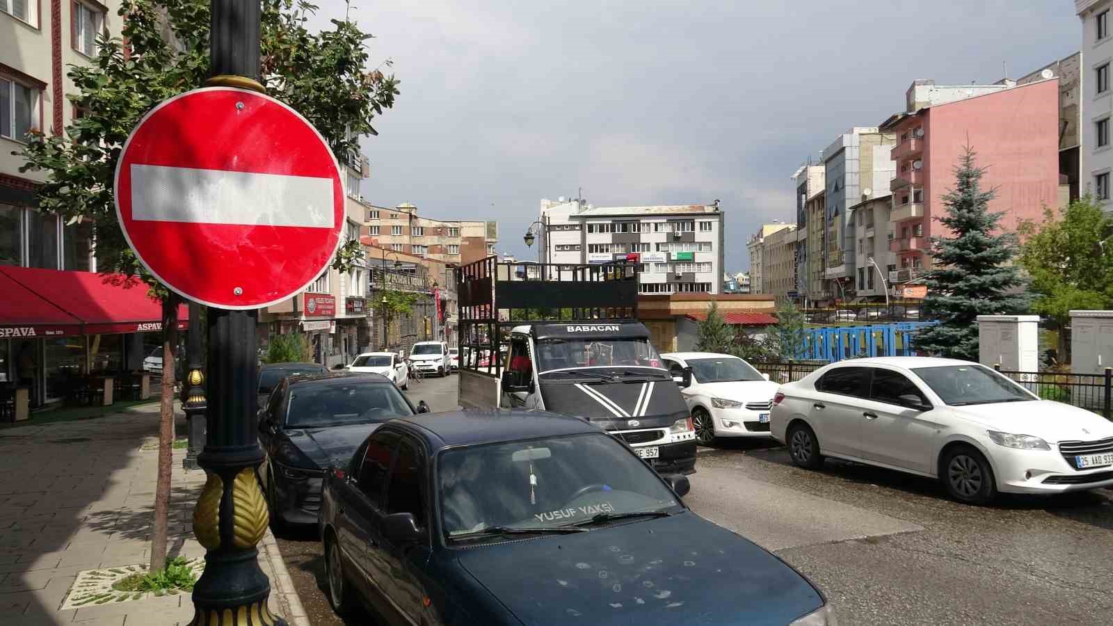Esnafın Tabelası, Büyükşehir Belediyesi'ni Harekete Geçirdi