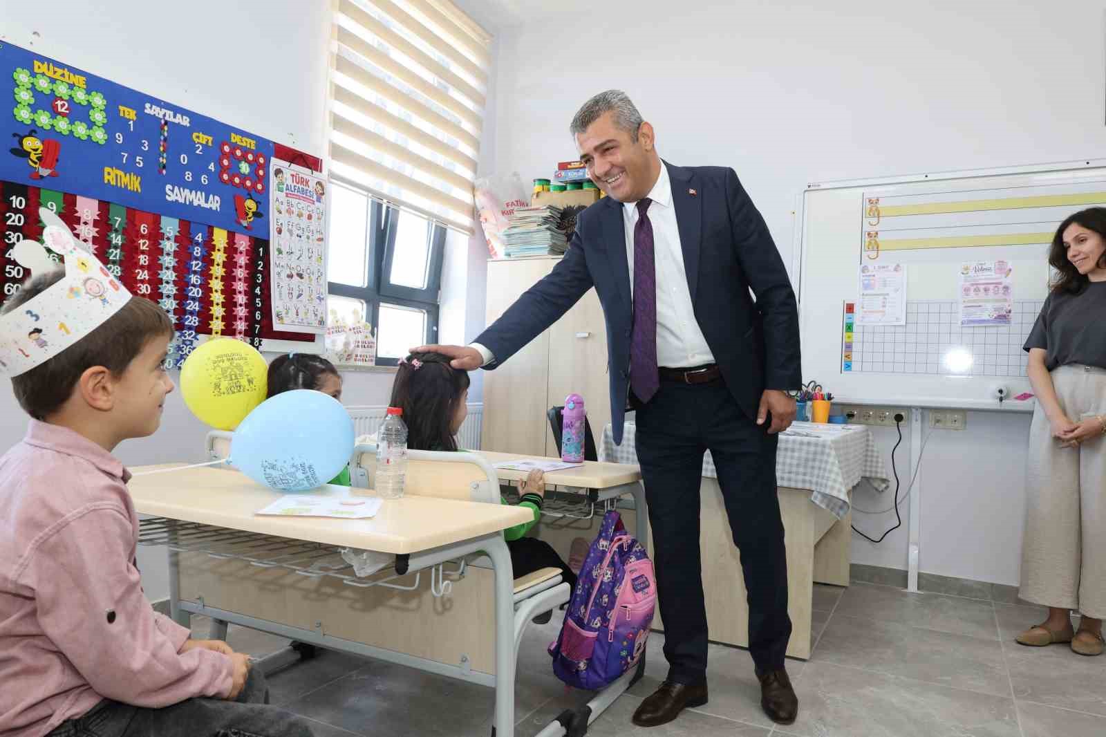 Bağcılar'da Eğitim Buluşması: İl Müdürü Ekici, Öğrencilerle Bir Araya Geldi