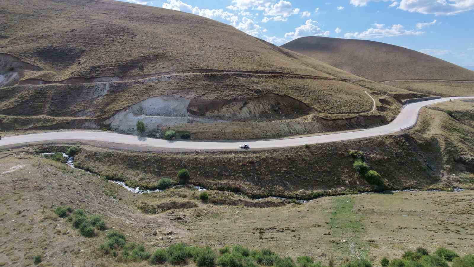 Erzurum'da Araçların Yokuş Yukarı Hareket Ettiği Gizemli Yol Keşfedildi