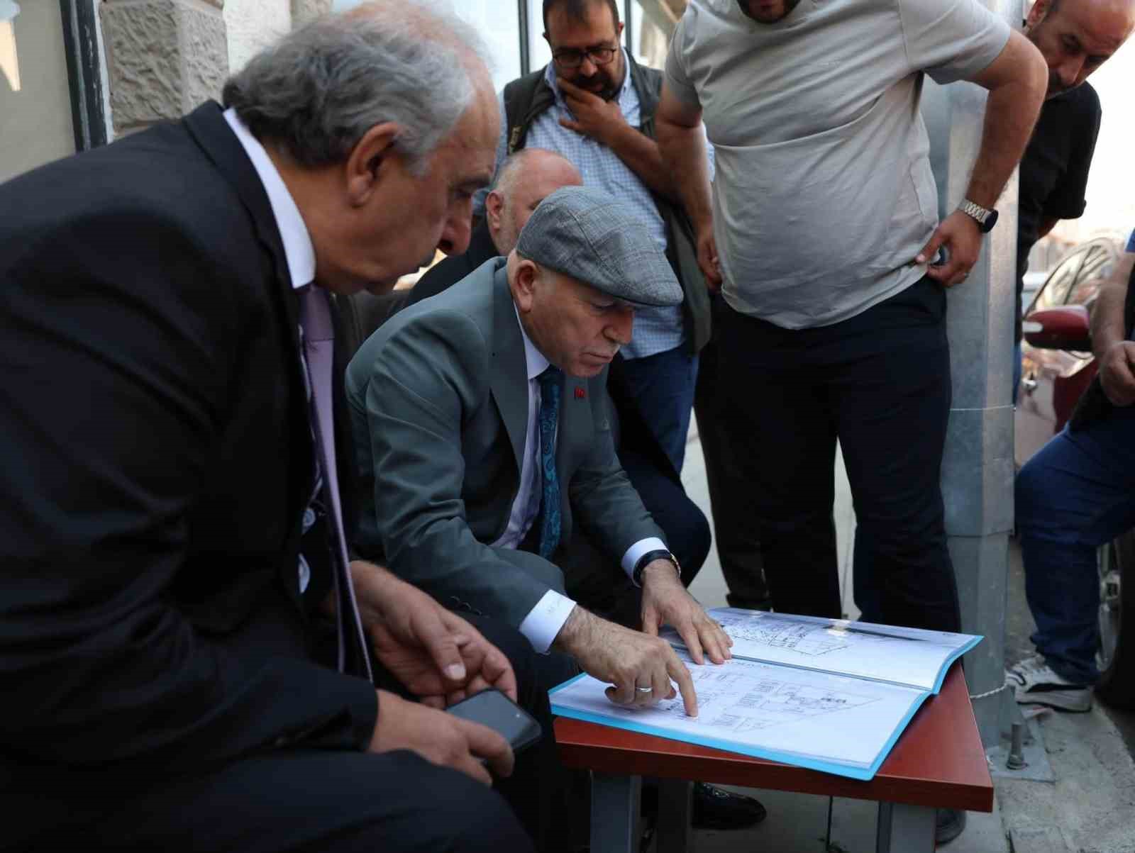 Başkan Sekmen, Mumcu Mahallesi'nde Cami İnşaatını İnceledi