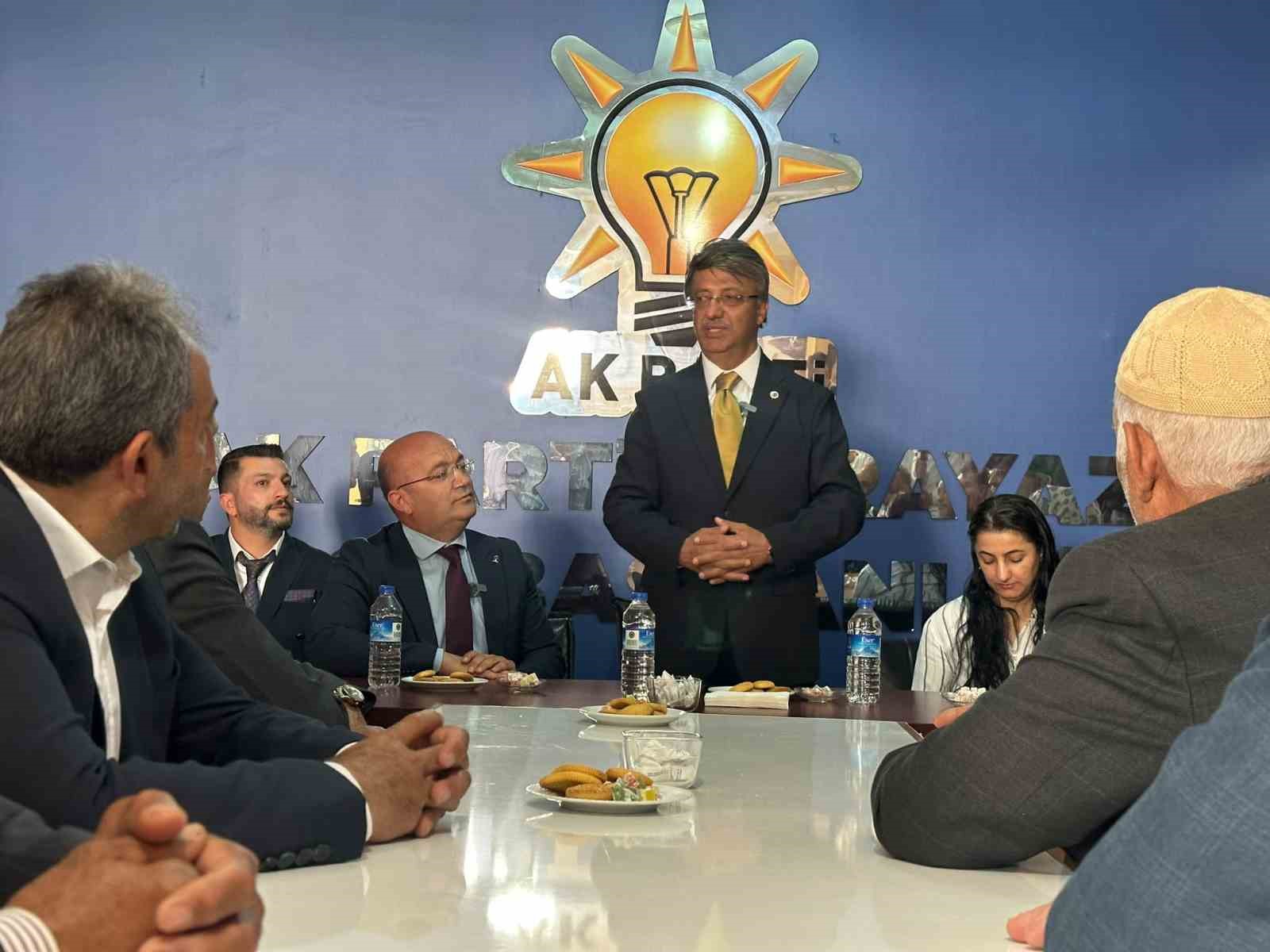 Türkmenoğlu, Karayazı'da Esnaf ve Vatandaşlarla Buluştu