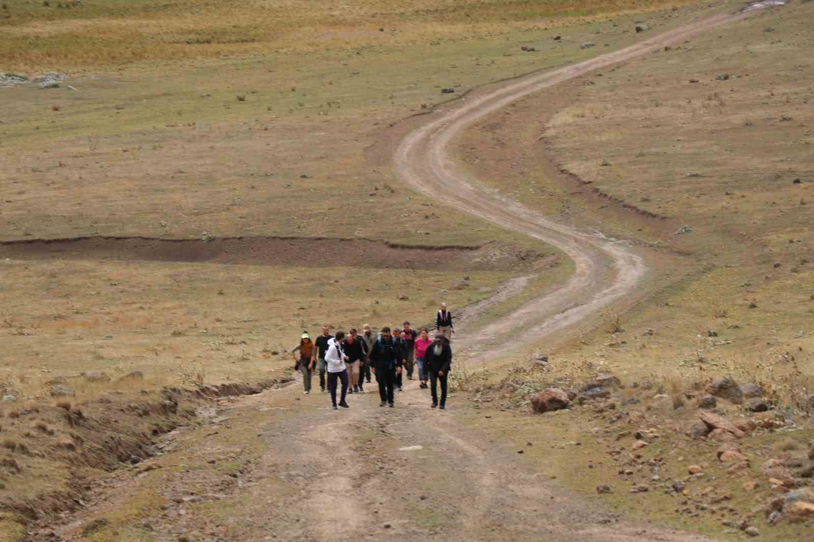 Doğa Severler İçin Eşsiz Bir Rota: Yasamal Yaylaları'nda 15 Kilometre Yürüyüş