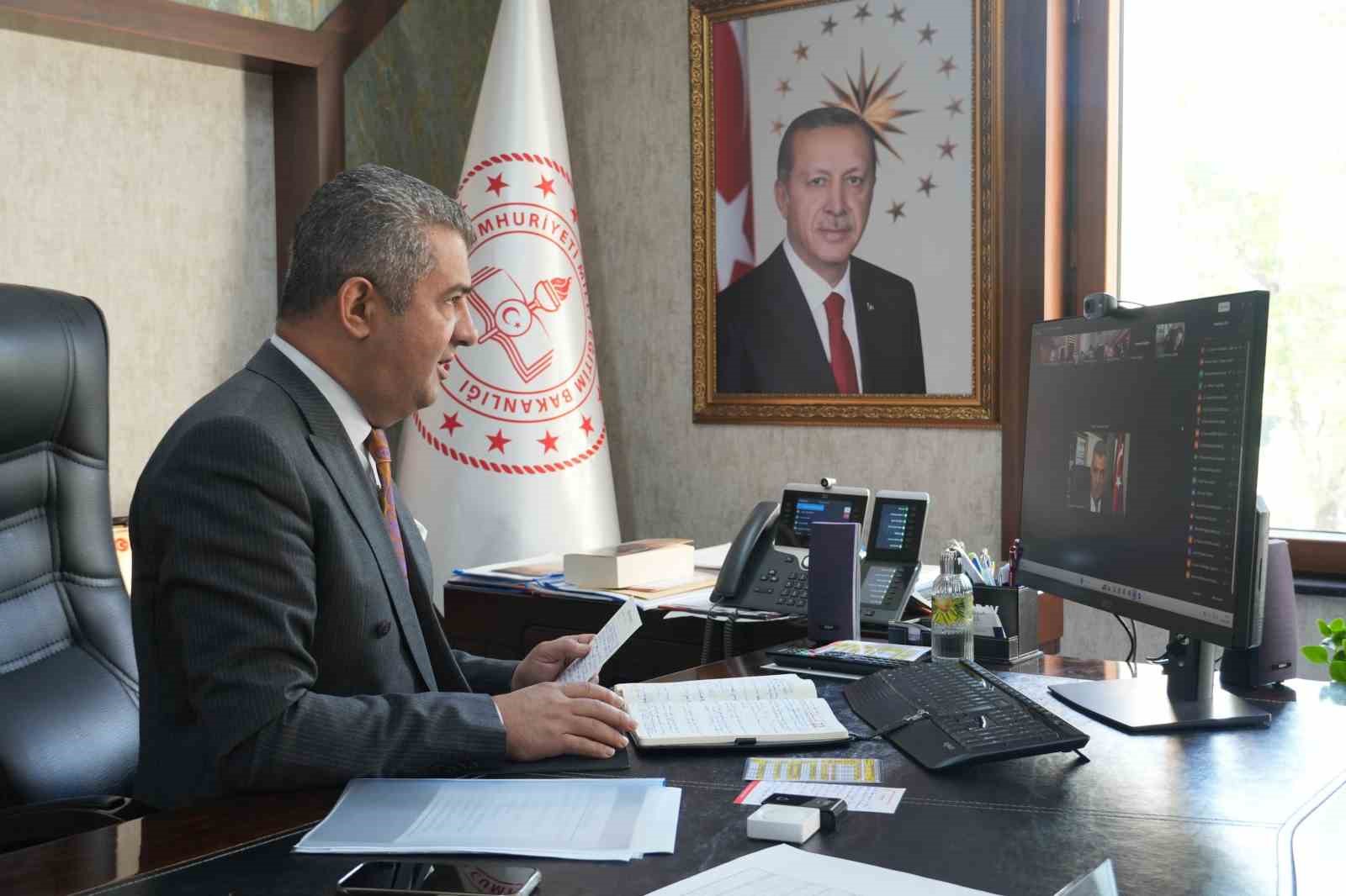 Eğitimde Dijital Dönüşüm Zirvesi