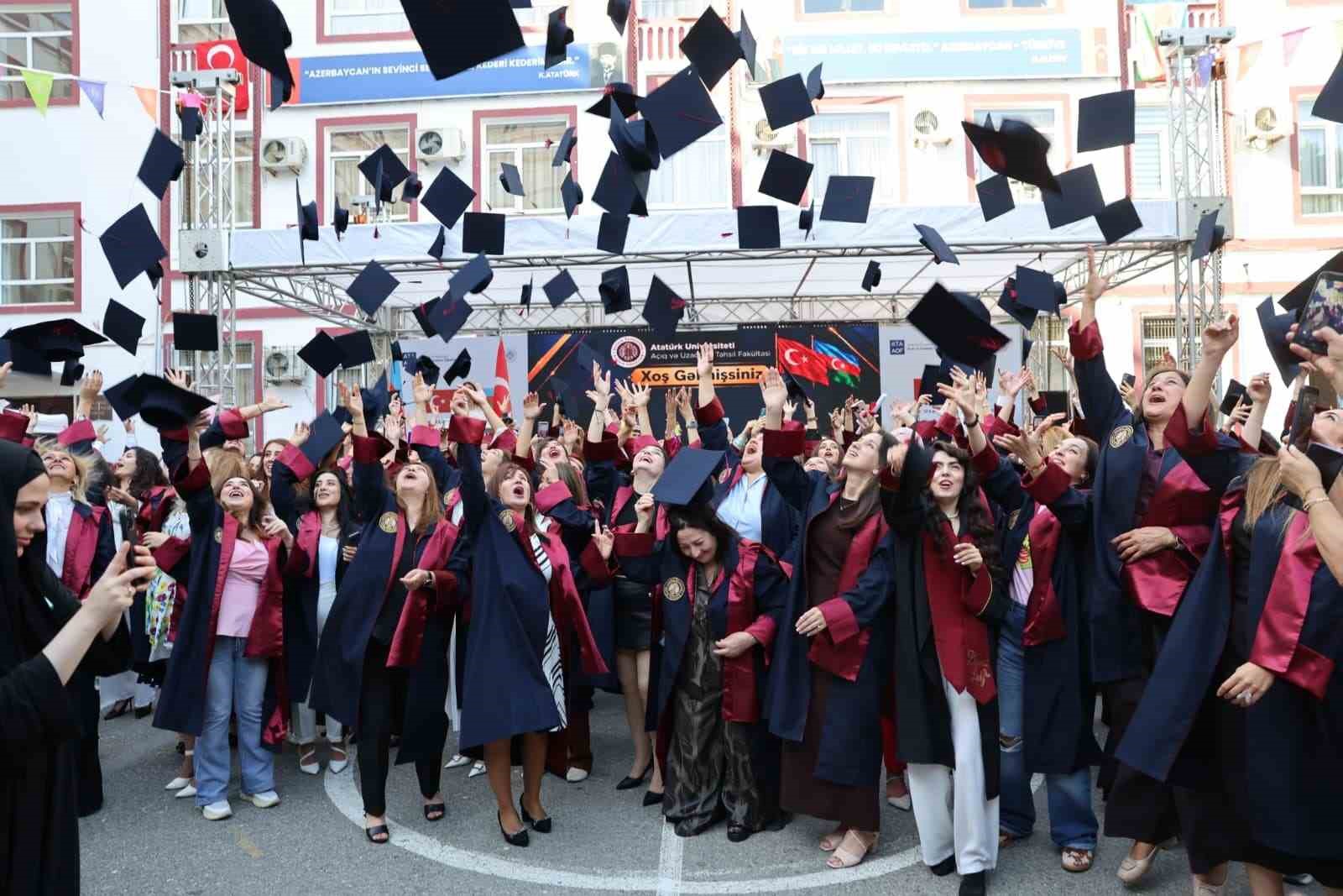 Bakü'de Atatürk Üniversitesi Mezuniyet Töreni Coşkuyla Gerçekleşti