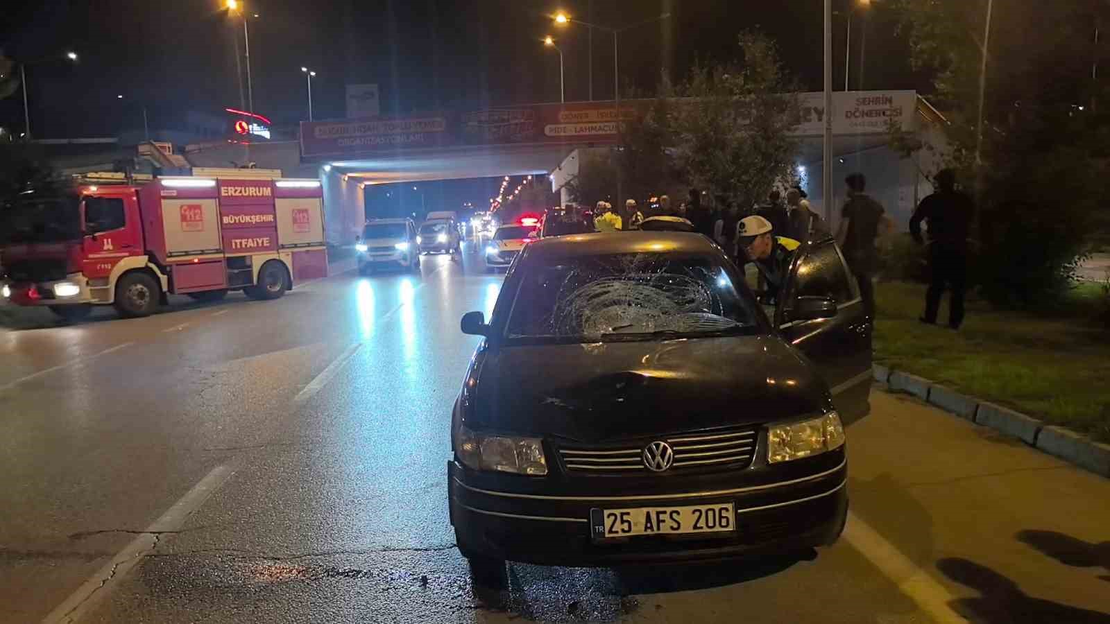 Bağcılar'da otomobilin çarptığı genç kız ağır yaralandı