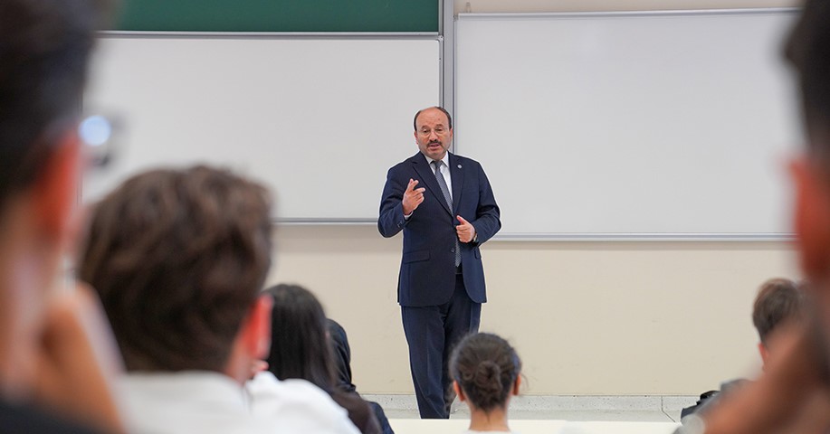 Rektör Çakmak'tan Yeni Yılda 'Terörsüz Türkiye' Dersi
