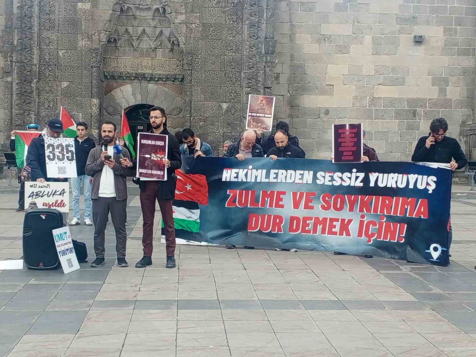 Erzurum'da 151. Hafta Gazze İçin Yürüyüş Düzenlendi